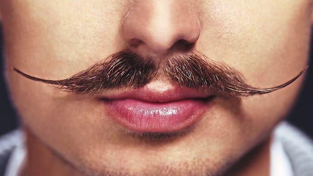 BarbeariaOf's tweet photo. Um bigode bem penteado tem ou não o seu lugar? 👨 https://t.co/AniTDjKclH