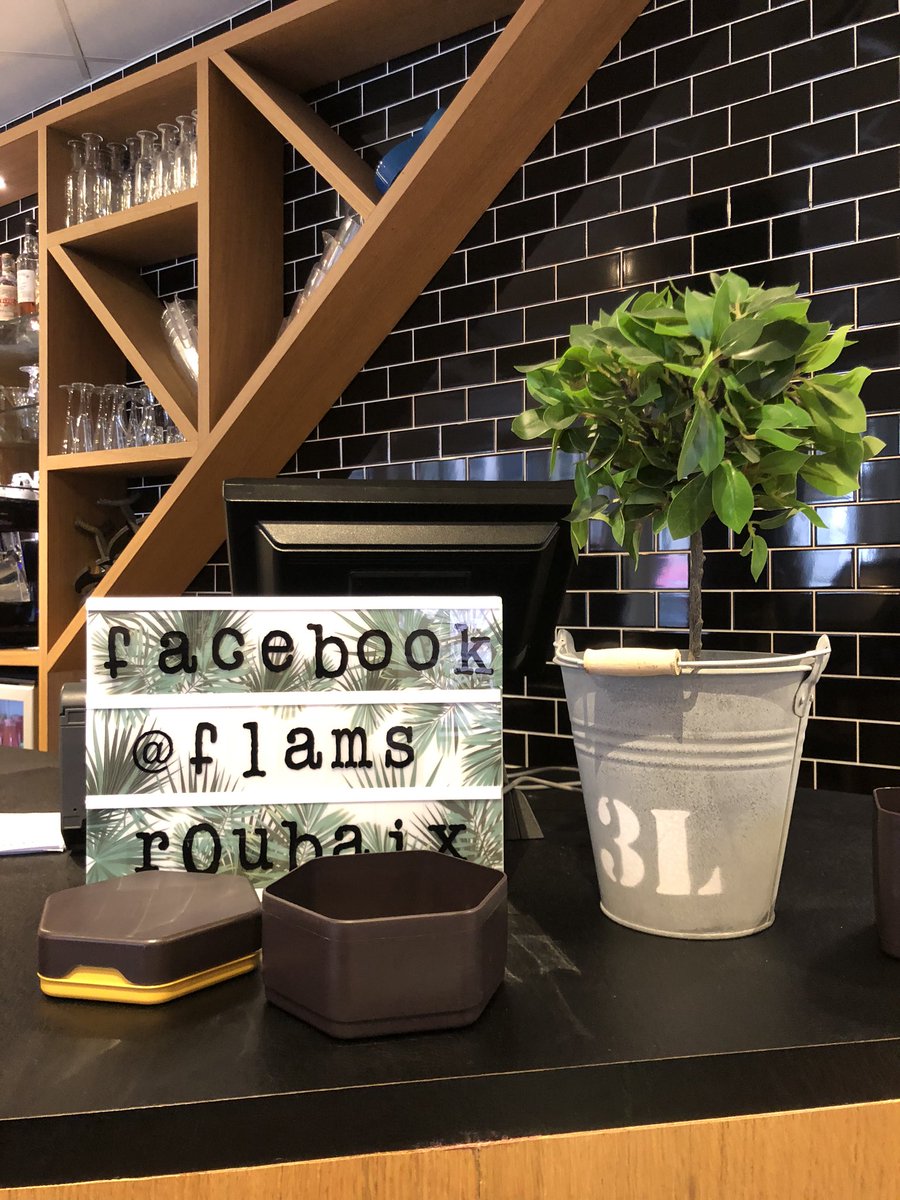 eatandback's tweet photo. Ce midi, au tour du Flam’s de Roubaix. 

Nous avons sorti notre lunchbox XL pour une salade XL.  

Un délice 😍  #ZeroDechet #roubaixzerodechet #zerowaste #eatandback #ibisroubaix #roubaixshopping #lunchbox https://t.co/N5VocUh23j