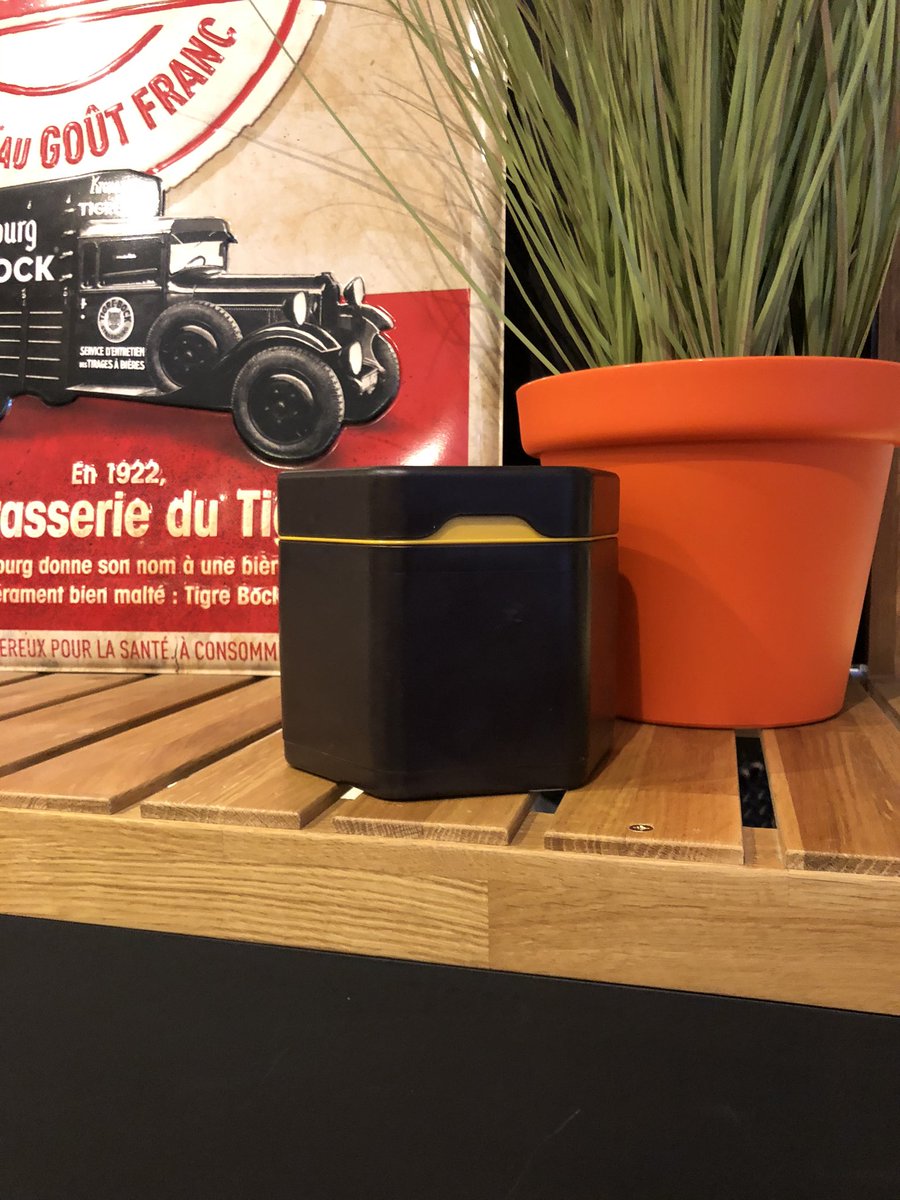 eatandback's tweet photo. Ce midi, au tour du Flam’s de Roubaix. 

Nous avons sorti notre lunchbox XL pour une salade XL.  

Un délice 😍  #ZeroDechet #roubaixzerodechet #zerowaste #eatandback #ibisroubaix #roubaixshopping #lunchbox https://t.co/N5VocUh23j