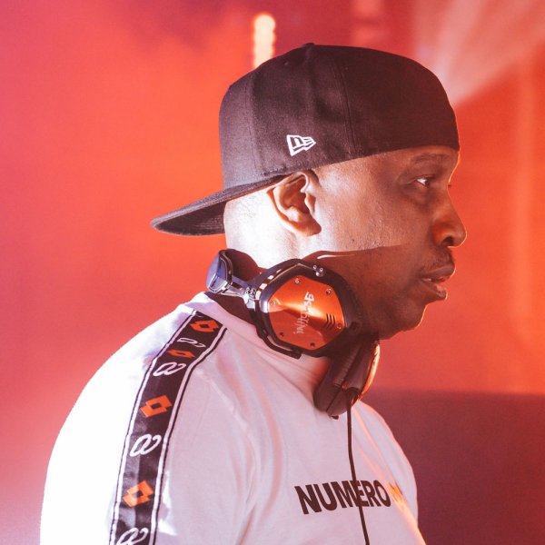 Traxsource (@traxsource) on Twitter photo 🔥🔈 <a href="/djtoddterry/">Todd Terry</a>'s in the House and he's just dropped a NEW #DJChart packed with the biggest cuts you need in your sets right now ft. <a href="/dariodattis/">Dario D'Attis</a> <a href="/collinpriest/">Collin Priest</a> <a href="/ChrisAzureMusic/">Chris Azure</a> <a href="/DefectedRecords/">Defected Records</a> <a href="/NERVOUSRECORDS/">Nervous Records</a> Check it out!
bit.ly/toddterry_janD… 🔥🔈 <a href="/djtoddterry/">Todd Terry</a>'s in the House and he's just dropped a NEW #DJChart packed with the biggest cuts you need in your sets right now ft. <a href="/dariodattis/">Dario D'Attis</a> <a href="/collinpriest/">Collin Priest</a> <a href="/ChrisAzureMusic/">Chris Azure</a> <a href="/DefectedRecords/">Defected Records</a> <a href="/NERVOUSRECORDS/">Nervous Records</a> Check it out!
bit.ly/toddterry_janD…