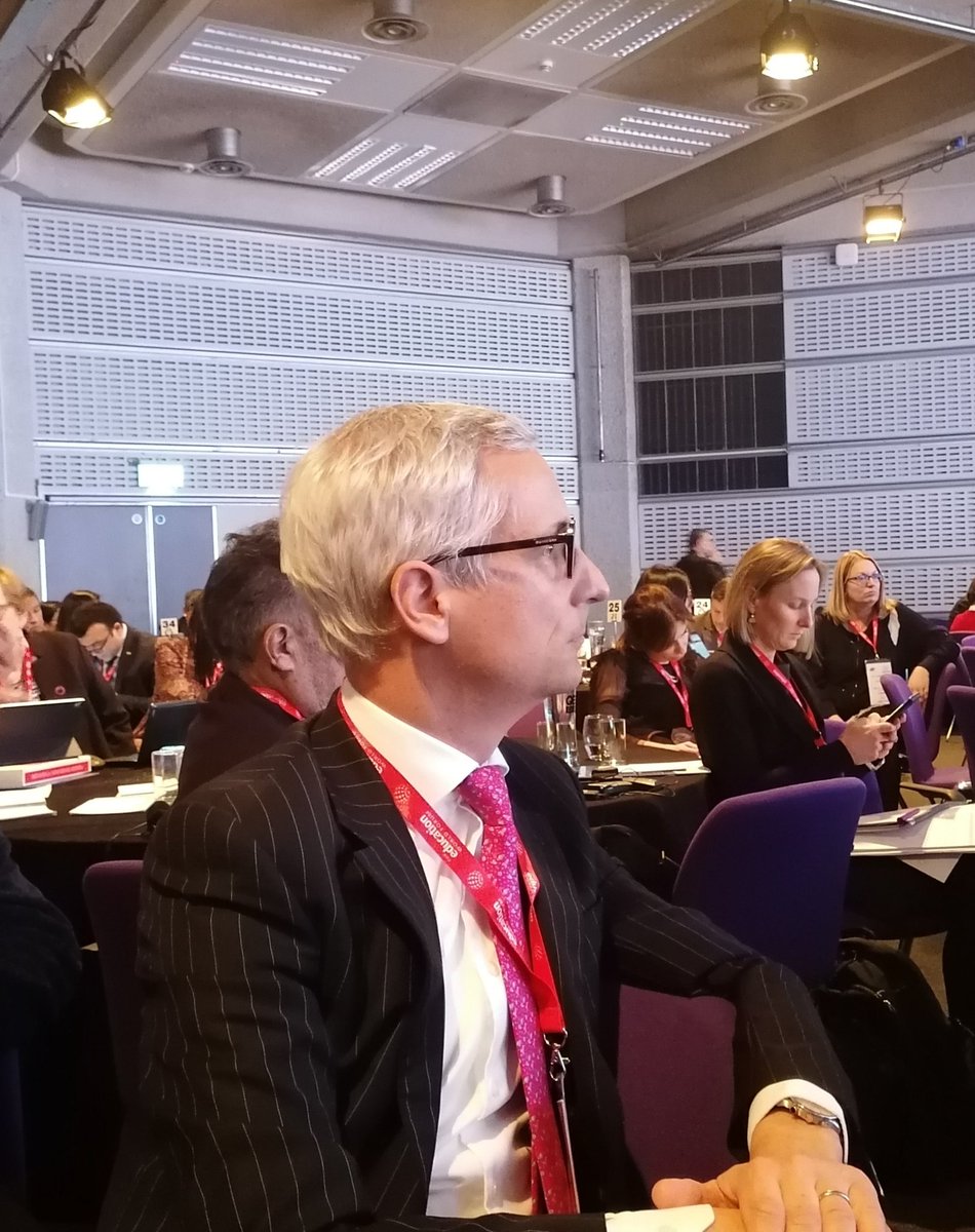 Na Svetovnem izobraževalnem forumu v Londonu se z več kot šestdesetimi ministri pogovarjamo o spremembah v izobraževanju, ki jih prinaša prihodnost. #EWF2020