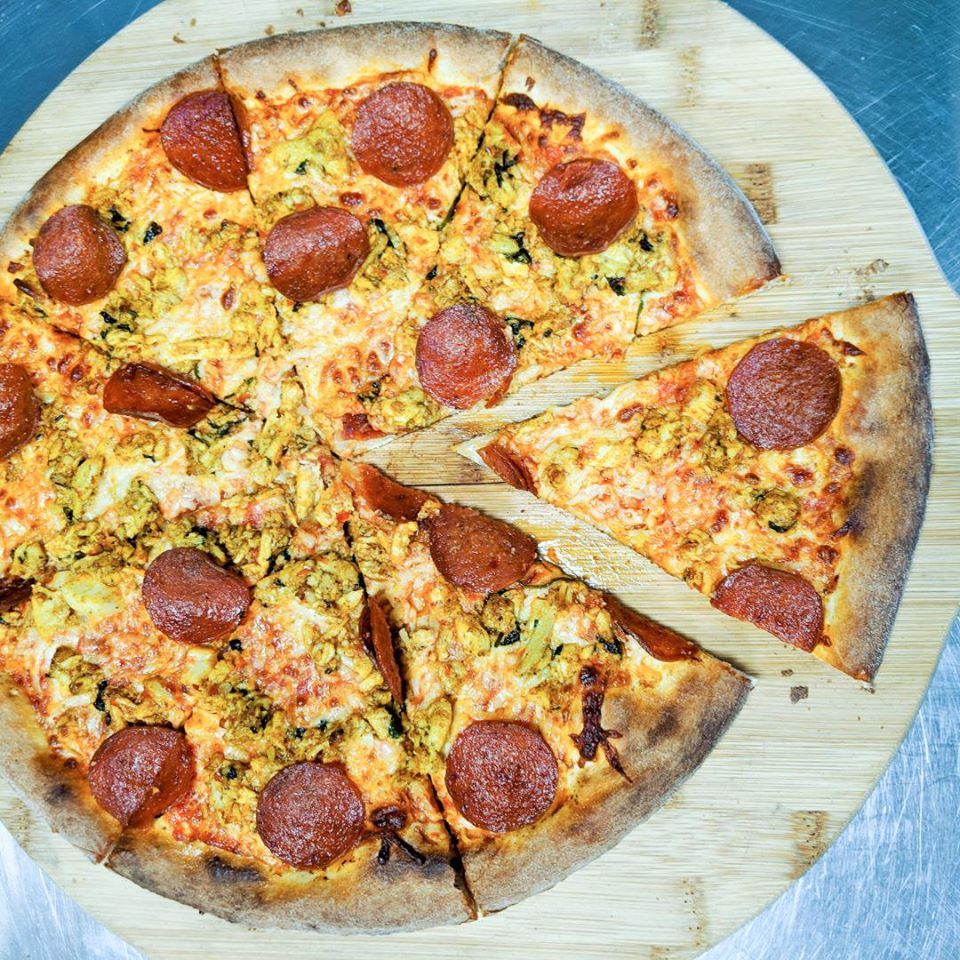 WoodysPizzas's tweet photo. One of our customers favs! Spicy Chicken and Pepperoni 🍕

Order yours now! 👇📲

💻 https://t.co/WNVhbuEqst 
📱 0141 889 2545 https://t.co/h6E5EpXGLA