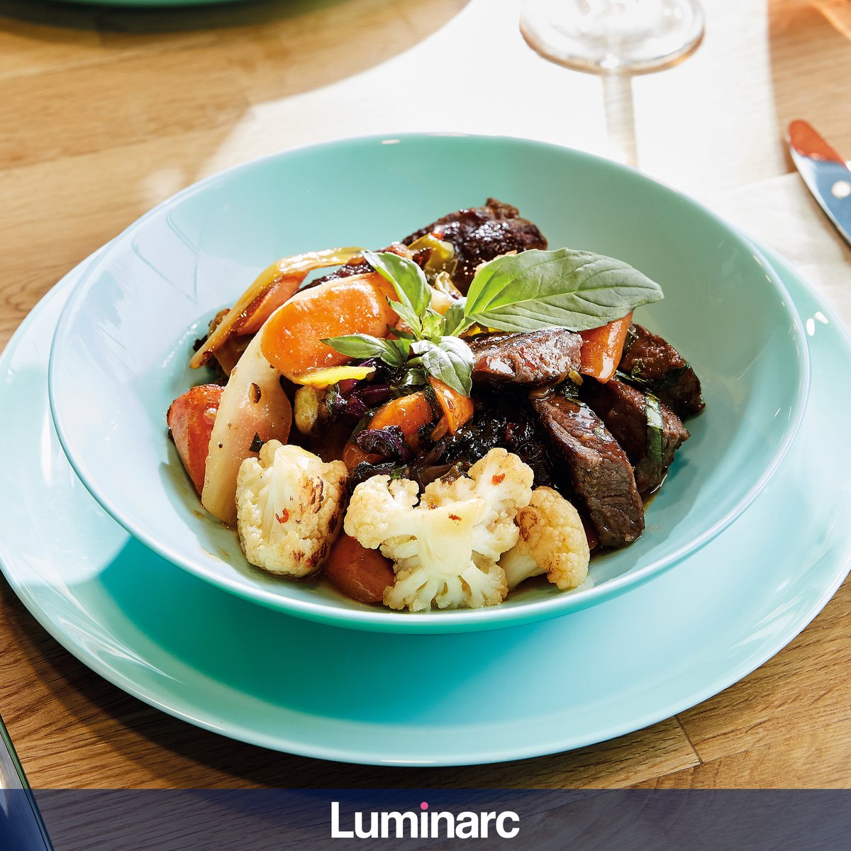 arctableware's tweet image. Is #FeelGoodFood really a bad way to deal with #BlueMonday? No, of course not... It's on #blue dinnerware so we're clearly winning. #Tasty #Food #Luminarc