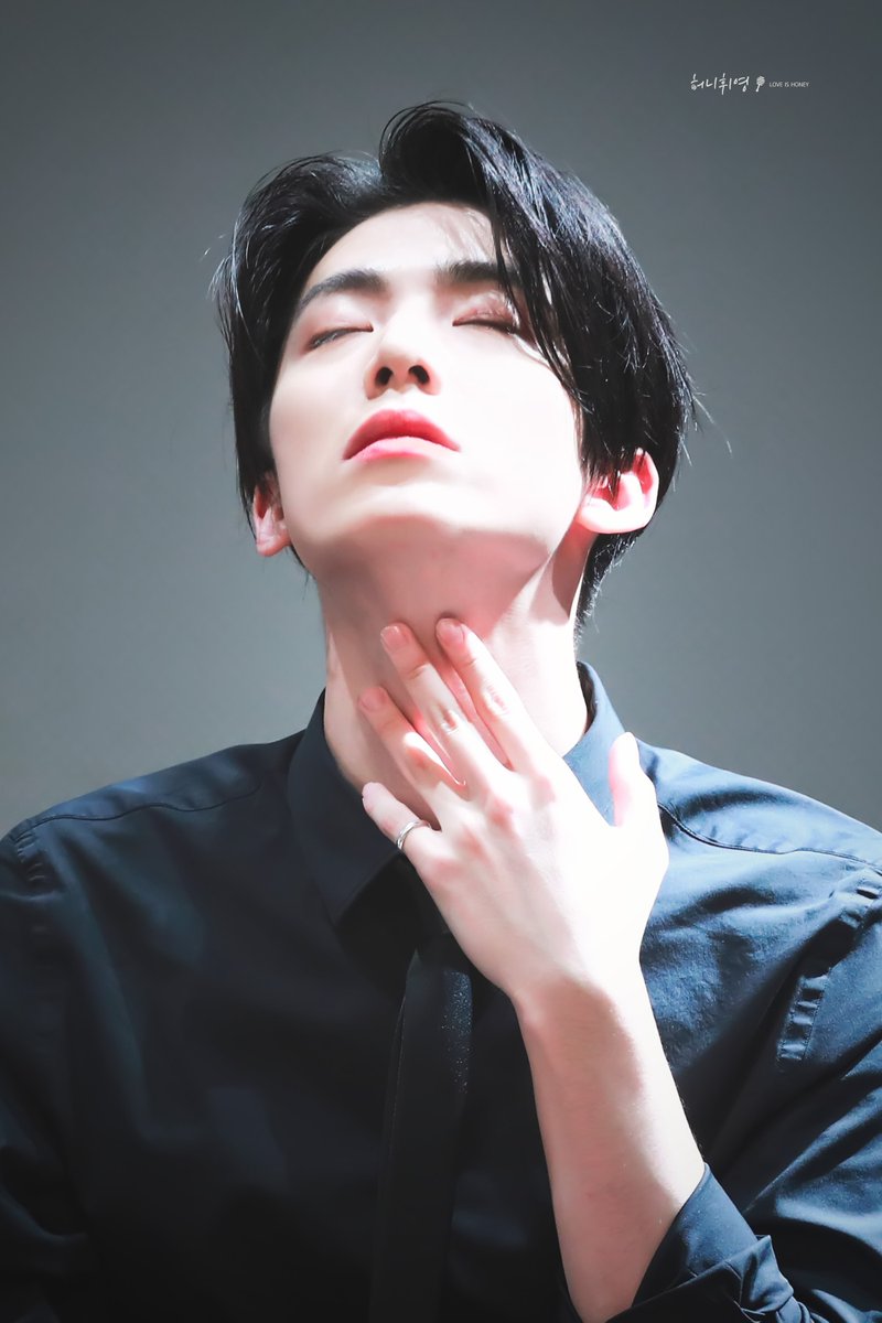 honey_hwiyoung's tweet image. 200117 영등포팬싸

🖤🖤🖤

#SF9 #에스에프나인 #휘영 #HWIYOUNG #김영균 #フィヨン #GoodGuy #굿가이 @SF9official