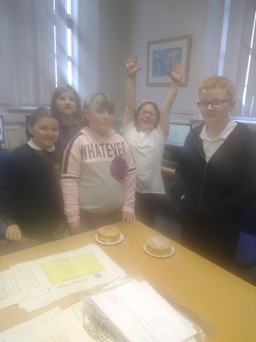 MrsHunter1467's tweet photo. Happy Birthday to A and A. Double celebrations at our Rights Respecting Schools meeting today 🎂🎂🎈🎈🎉🎉 @carmuirs_p5 @Carmuirsp6 @carmuirsprimary https://t.co/c6llRP7yIU
