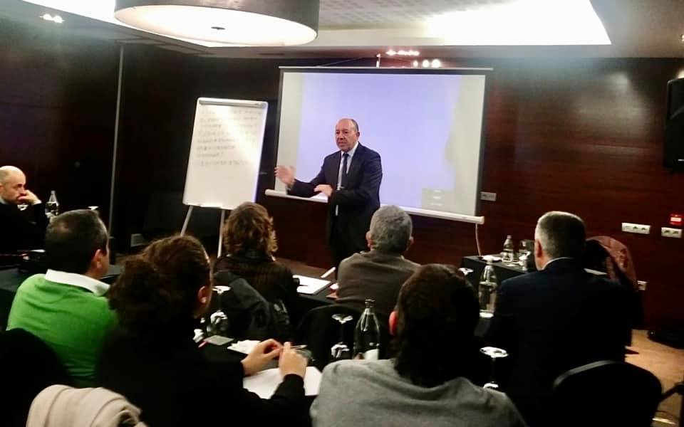 ainavarra's tweet photo. Los miembros de #AINA en la interesante formación 📚📊impartida por el Profesor #GonzaloBernardos. https://t.co/JOCgiXMQ83