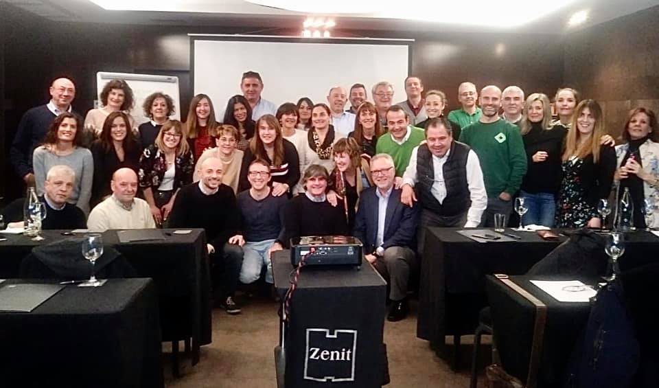 ainavarra's tweet photo. Los miembros de #AINA en la interesante formación 📚📊impartida por el Profesor #GonzaloBernardos. https://t.co/JOCgiXMQ83