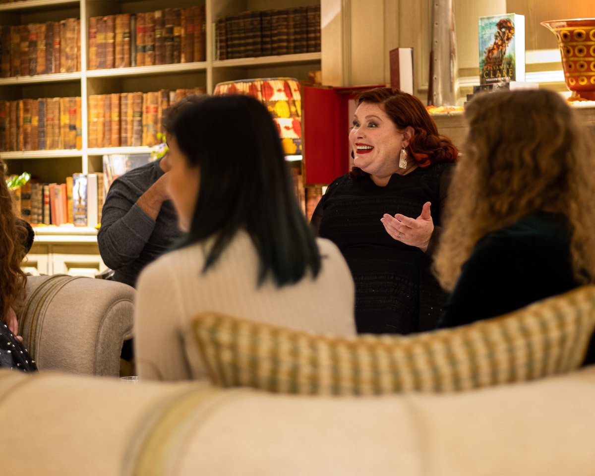 WalkerBooksYA's tweet image. We had a fantastic afternoon with the one and only @cassieclare, talking about and celebrating all things #ChainofGold 💫 It's available to pre-order now, and you can also claim a limited edition wooden bookmark, details here! walkerya.com/chain-gold-pre…