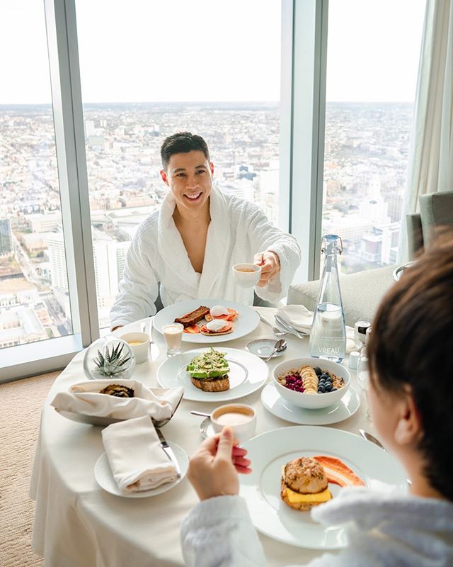 bchanism's tweet photo. How all Monday mornings should be amiright?? Breakfast in comfy robes 700 ft above Philly 🤣
-
@fsphiladelphia #fsphiladelphia
📸 https://t.co/6qqRqN4xKz via https://t.co/zjw5KyIsnS https://t.co/tKJOKEcWmT