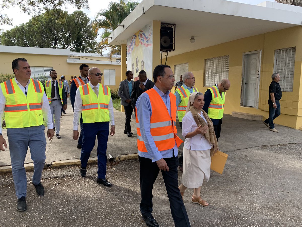 EducacionRDo's tweet photo. El simulacro realizado en el Hogar Escuela Rosa Duarte se efectúa en el marco de la Semana de Simulacros Escolares, pautada en el calendario escolar del 14 al 21 de enero, y organizada por la Dirección General de Gestión Ambiental y de Riesgos #MINERD.

#SemanaSimulacroEscolarRD https://t.co/6wUgyYDO2t