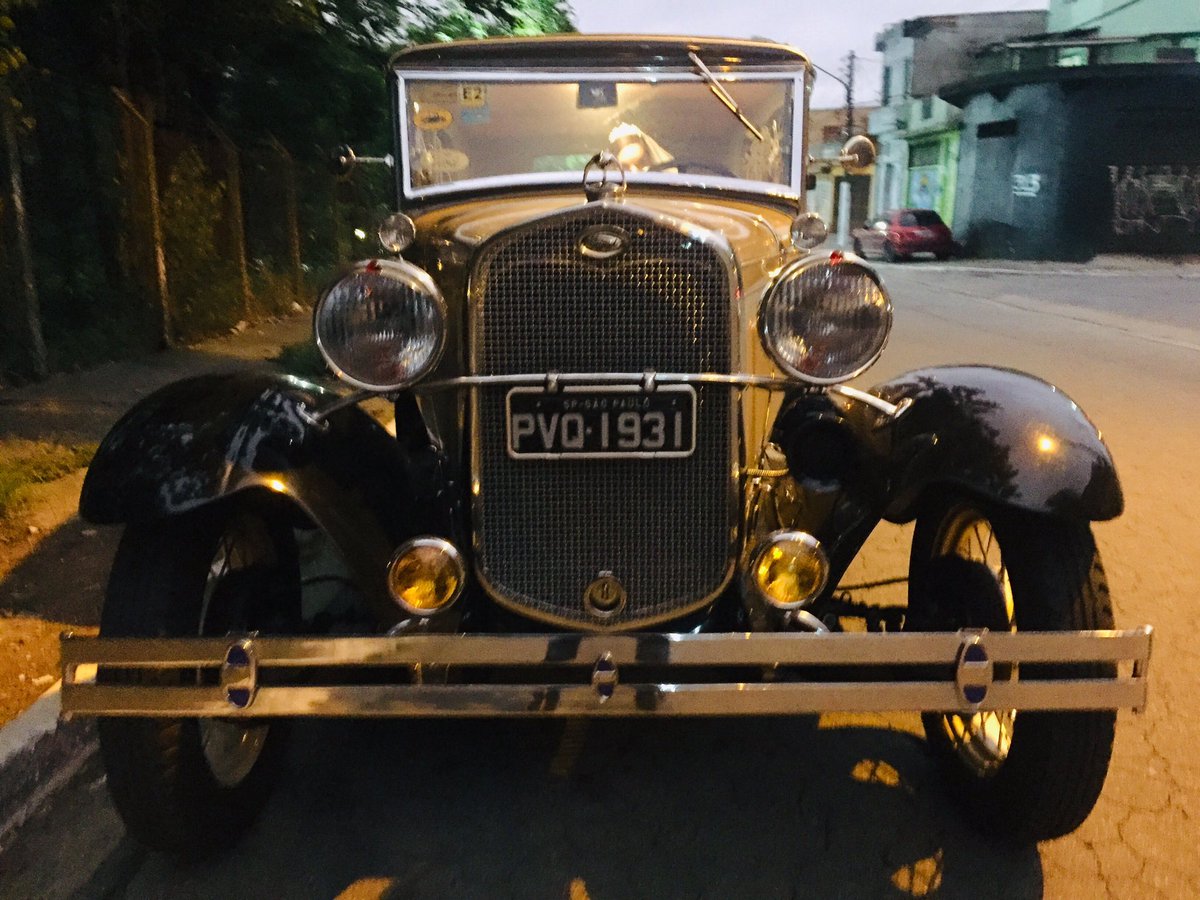 Edi_Disousa's tweet photo. Sabe que carro é esse? #carros #car #carrosantigos #sp #ruasdesp #fotosdecarros #webcar @carroonline @iCarros @igcarros @g1carros @BatteryPlay https://t.co/I97wl7LqLL
