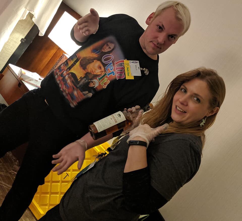 LyndsayEly's tweet photo. When #Arisia was the best but now it’s the longest possible time to more Arisia:☹️
Highlights this year included #HouseofToast, dance party remix of “Toss a Coin to Your Witcher”, tiny art, & handing out my custom made toast themed Baby Yoda pin.
Already itchin’ for next year! https://t.co/3oEJJ1vaVb