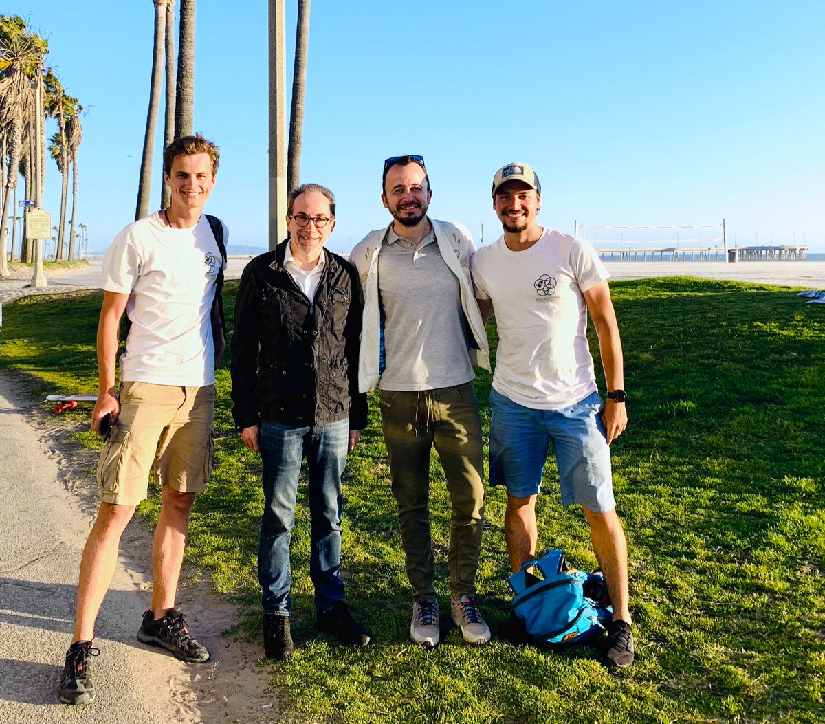 MyExpatUS's tweet photo. [INTERVIEW] Edouard et Alexandre de #RocketBike ont parcouru l’Amérique à vélo pour constituer un guide afin de permettre aux esprits entrepreneurs en quête de nouveaux horizons de créer leur propre business à l’étranger plus facilement! 🚲 🇺🇸
👉 https://t.co/SNQgq7NZXr https://t.co/P52TO9MA8N