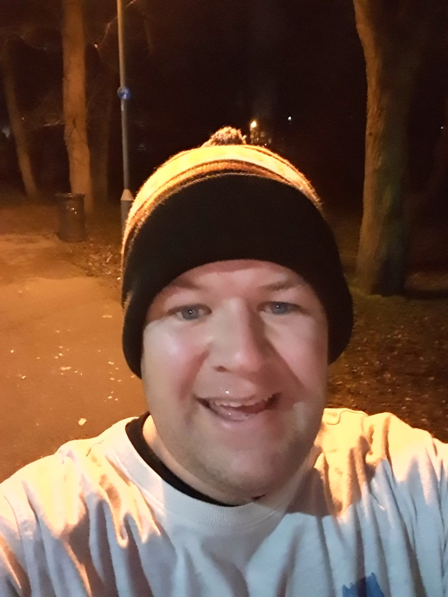 S_eastwood's tweet photo. God that one was hard. A lot slower than normal, i think that is probably the cold and pollution and getting back used to it. But better than sitting on the sofa. #runningcommentry #running https://t.co/YwrgTm3QlD