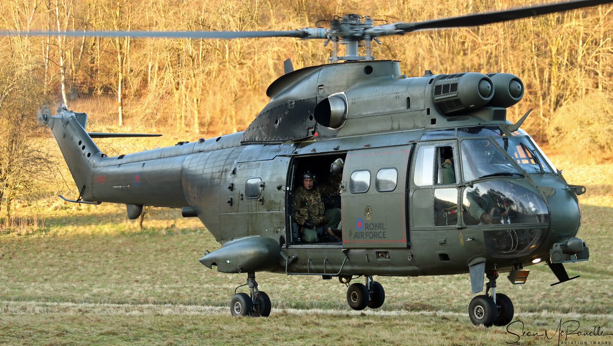 SeanMcRandle's tweet photo. A Puma HC.2 of @33SqnRAF/@230SqnRAF @RAFBenson  conducting some CAL work this afternoon as part of a training sortie.

@RoyalAirForce @AlGillespieRAF https://t.co/Y9tY0pTPd4