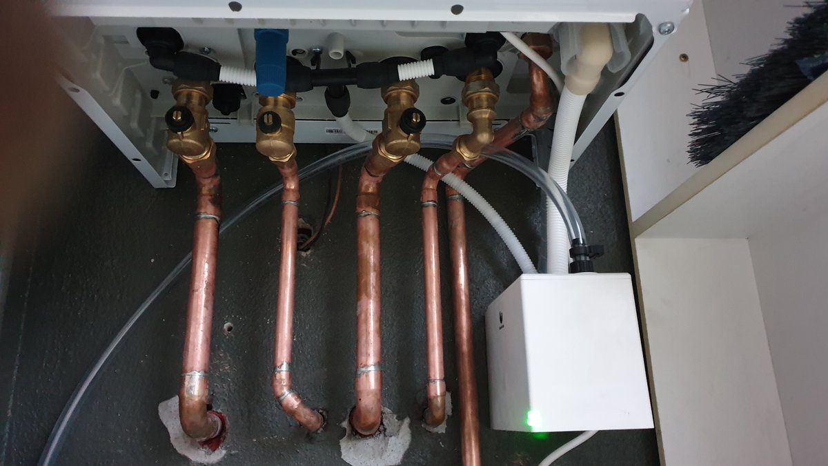 semogas_inst's tweet photo. ✅🏡🛀Nueva instalación #Caldera @saunierduval  Themafast 30 en #Errenteria con Exacontrol y bomba para condensados.
#Calidad #Confort por muchos años, clientes se benefician del #PLANRENOVE150 #MAS30 de #SaunierDuval.
#RENUEVATUCALDERA #INSTALXPERT
https://t.co/qMAHlHCTem https://t.co/RwtIIzpkuf