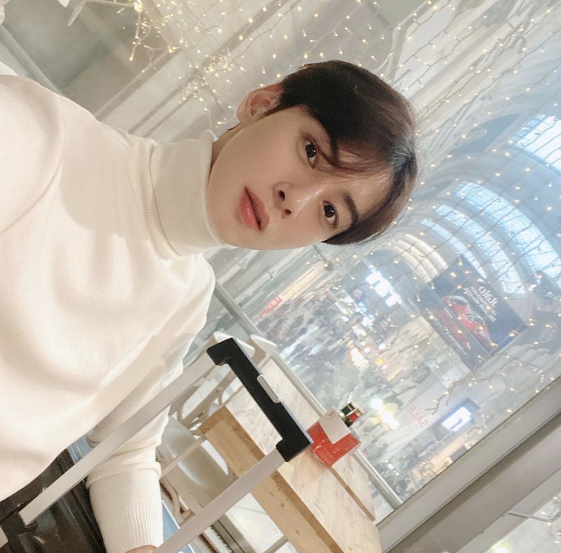 eunwooarchives's tweet photo. ↳ 200112
    cr. eunwoo instagram update
#차은우 ; #아스트로 https://t.co/YyJtWvpA9d
