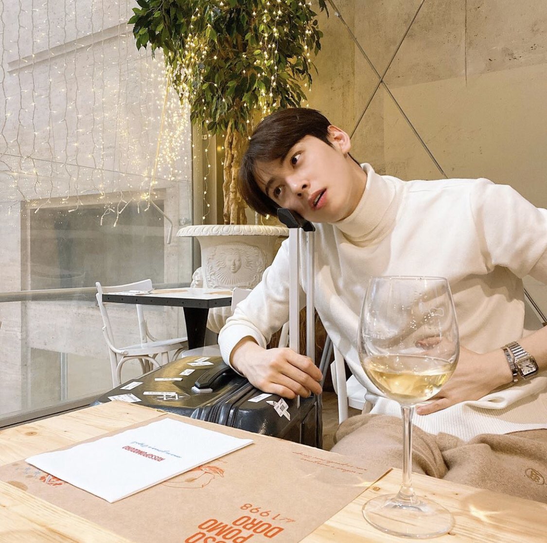 eunwooarchives's tweet photo. ↳ 200112
    cr. eunwoo instagram update
#차은우 ; #아스트로 https://t.co/YyJtWvpA9d