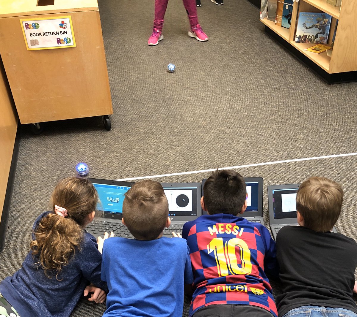 TechLPSD's tweet photo. Attempting human/Sphero mini golf⛳️ with moving targets! @RProadrunners #TechForce @LloydPublic https://t.co/JHmvCI3puY