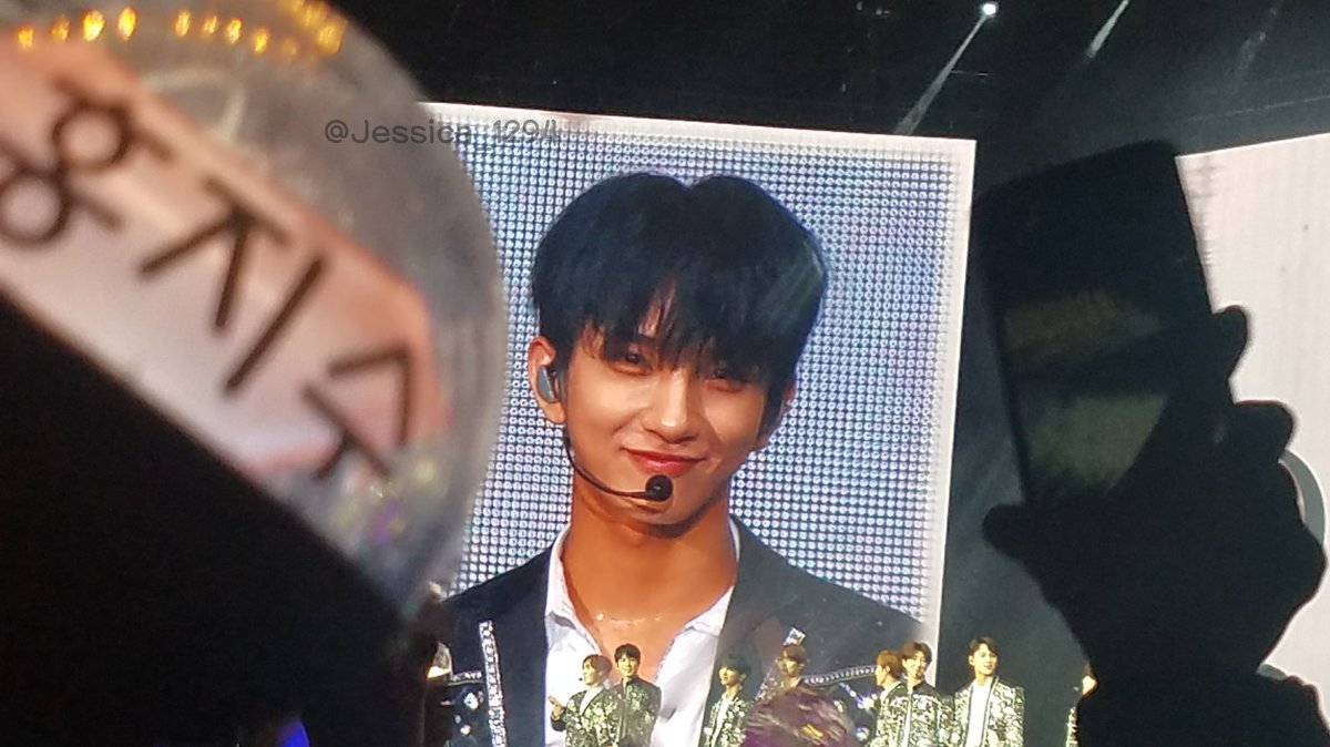 Jessica_1294's tweet photo. Boy, you are amazing💖✨
Thank you. I love you~♡ // @pledis_17 

#seventeen #OdeToYouInMexico #joshua #hongjisoo #조슈아 #홍지수 #지수 https://t.co/SFkTVBf3Uj