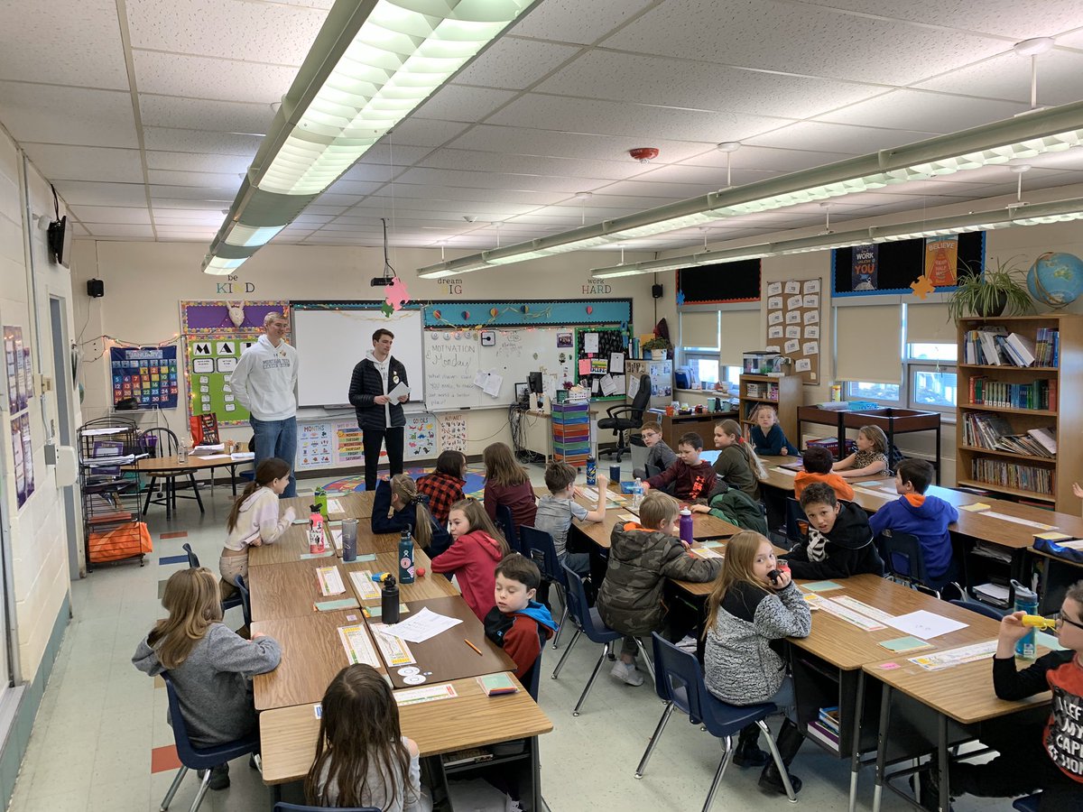 MTechHoops's tweet photo. We had a wonderful morning visiting our local elementary schools teaching our youth about the great Martin Luther King’s legacy and influence. 🏀⚒
#RollDiggs #MLKDay https://t.co/yvCYiiojnR