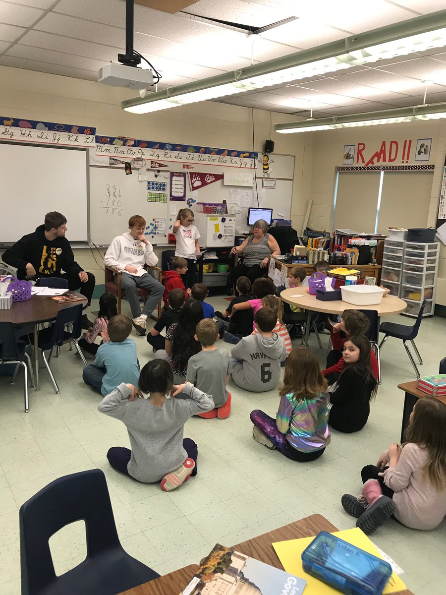 MTechHoops's tweet photo. We had a wonderful morning visiting our local elementary schools teaching our youth about the great Martin Luther King’s legacy and influence. 🏀⚒
#RollDiggs #MLKDay https://t.co/yvCYiiojnR