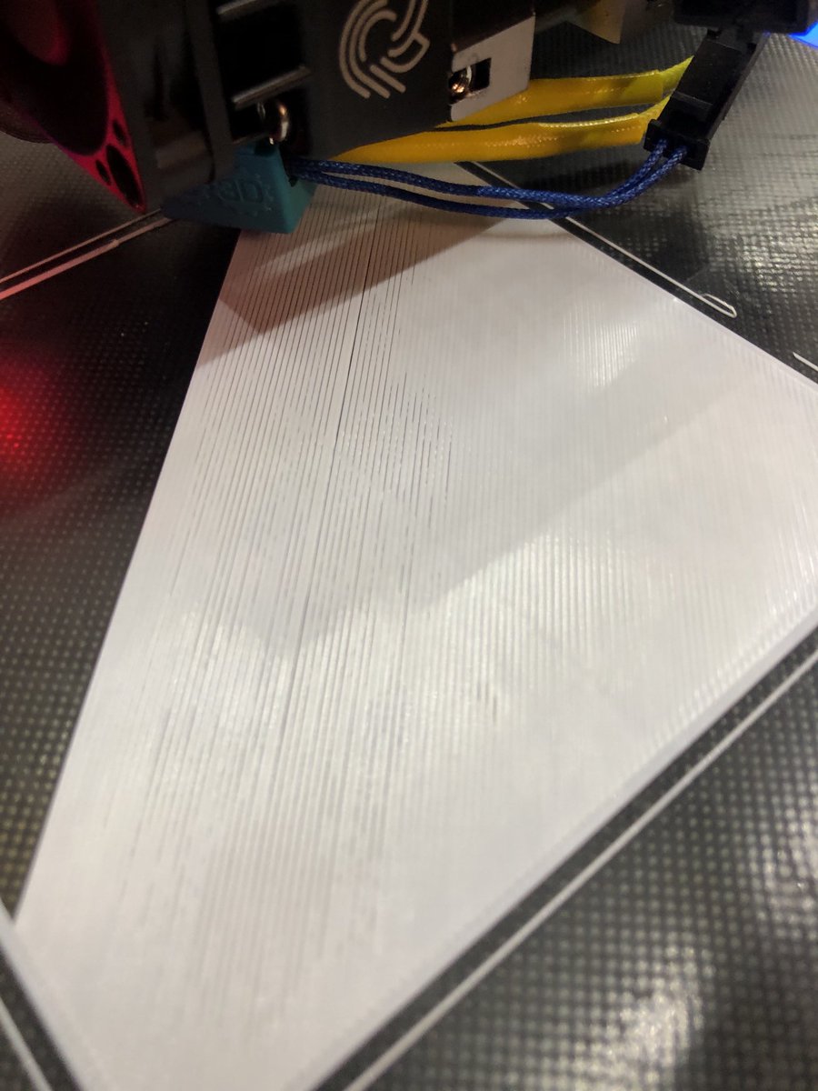 macminoz's tweet image. Any thoughts? Probably the bed? #3Dprinting #firstlayer #ender3 #hemera ⁦@3dmakernoob⁩ 🙏