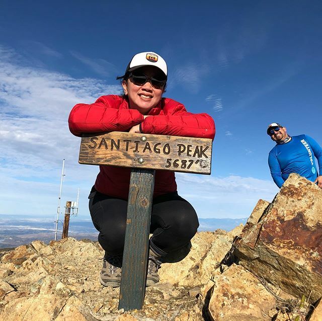 moneysavviness's tweet photo. When you’re trying to get your summit peak taken and some people won’t move out of the way and even steal your snacks. 😂 📸: @sashagrossman26 . .
.
#unstoppable #lifebydesign #photobombers #sixpackofpeakschallenge #friendsthathike #friendsthathikela #santiagopeak https://t.co/N9CgoV4qfV