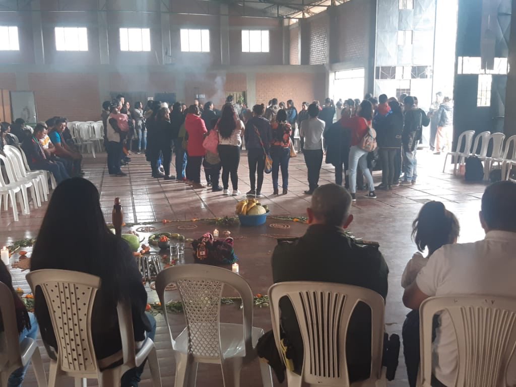 PoliciaPasto's tweet photo. Estuvimos en @TanguaUnete en la posesión de autoridades indígenas #Quillasingas comprometidos con el respeto y costumbres de nuestros pueblos indígenas #PolicíaParaLaGente https://t.co/UfrPXDP4V2
