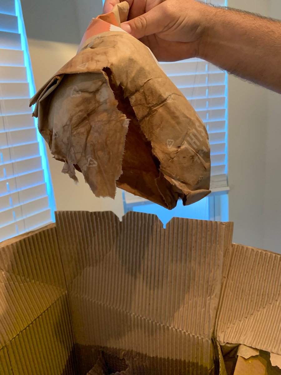 gr8kenbino's tweet image. Finally received my 3-day late @HelloFresh due to @FedEx @FedExHelp &amp;amp; Fedex never responded to last tweet. Thanks for all of my food ruined. Saturday delivery became Monday 😡. Waste of $70. Be accountable. #fedexhelp #fedex