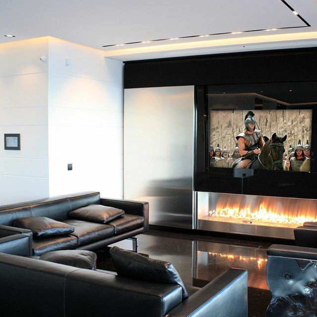 ClicHome's tweet photo. Riscaldiamo questo lunedì... 😍 
#lunedi #mondaymood #mondaylikesunday #domotica #interiordesign #archilovers #architecturelovers #smarthome #homeautomation #homecinema https://t.co/zSCqB8LjHG https://t.co/QzJRLFsqBA