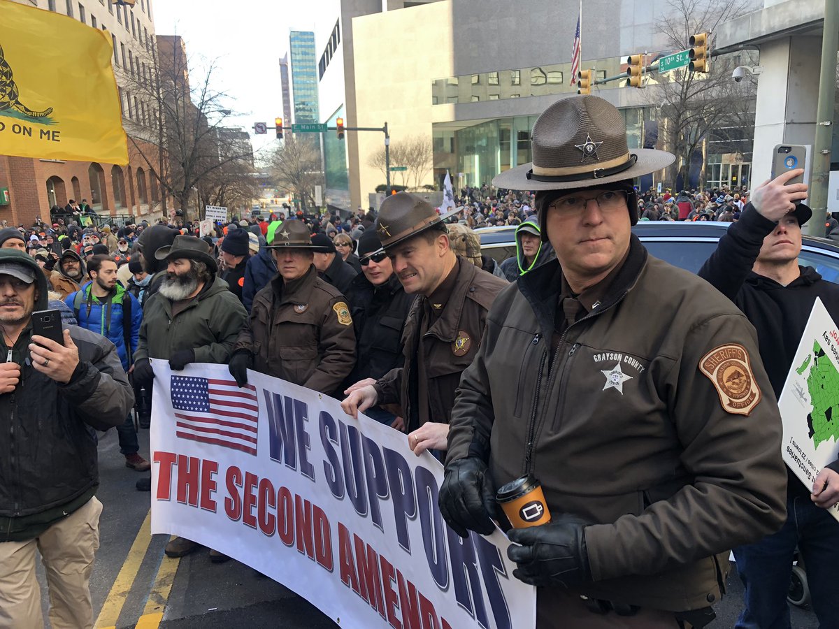 Va ban. Протесты в Ричмонде. Полиция Вирджинии США. Протесты против Шерифов. Протесты против Dupont Вирджиния.