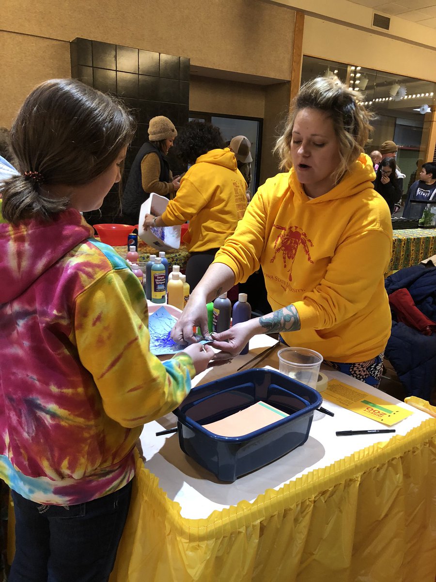 ISUInsectZoo's tweet photo. Bugtastic times at Eagle Days in Keokuk! #insectzoo @IowaStateU #baldeagledays https://t.co/3yaQZEBZHL
