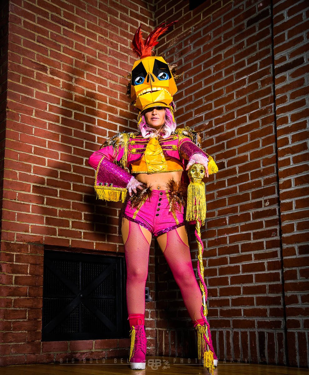 chulzy91's tweet photo. my Mumbo Jumbo Majorette cosplay! Aka my attempt at putting my dead music degree to some use. [cosplay page is @FallenMoonCos] [Much love &amp; thanks to @BGBgroup for these photos!] @grantkirkhope #BanjoKazooie #GrantKirkhope #MumboJumboCosplay #FallenMoonCosplay #Rareware https://t.co/IiCQsasEJM