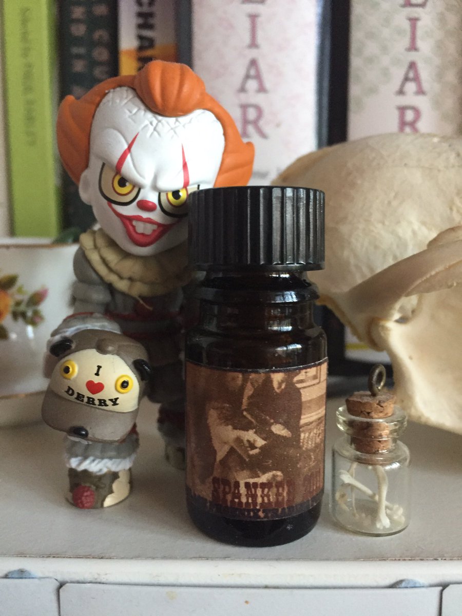 hann0ir's tweet photo. the bpal that I ordered on New Years finally arrived! It’s so leathery and boozey and naughty 😈#blackphoenixalchemylab #bpal https://t.co/nYTOvKGDV9