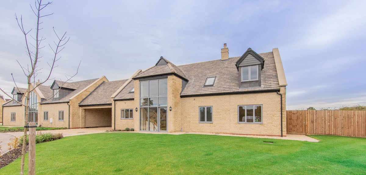 HillsHomes's tweet image. As well as Twitter and Facebook, Hills Homes has a new @instagram account. Come and join us, search: @hills.homes 
#newyearnewhouse #HillsHomes  #newhome #newhouse #newbuild #interiordesign #showhome #kerbappeal #Instagram