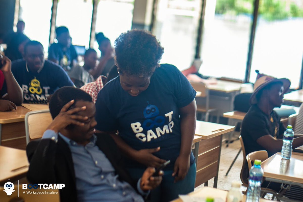 workspacegh's tweet photo. Maabena doing what she does best, networking๐๐ค. What do you do when you meet someone new at a function? || We meet no ordinary people. Donโt take chances. Connect when you can๐ณ๐ #WSB20 https://t.co/TiSXrvOZF9
