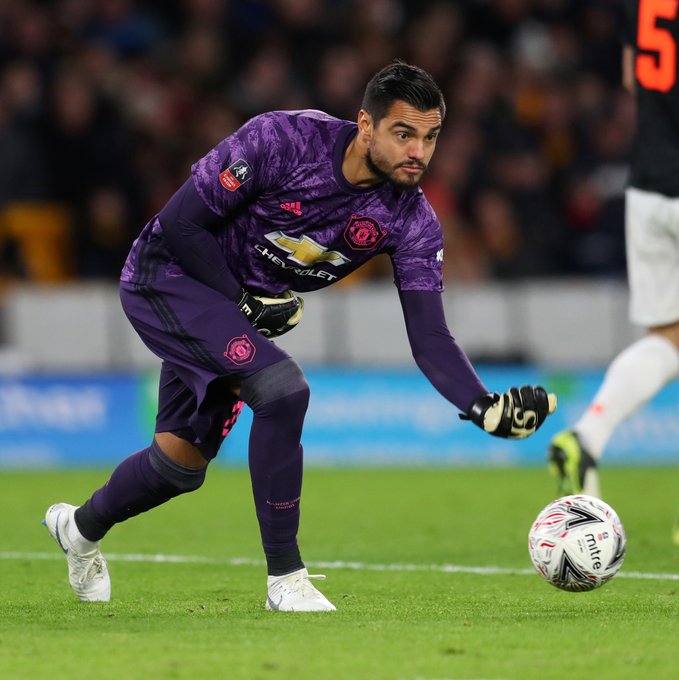 Manchester United Goalkeeper, Sergio Romero Escapes Death ...