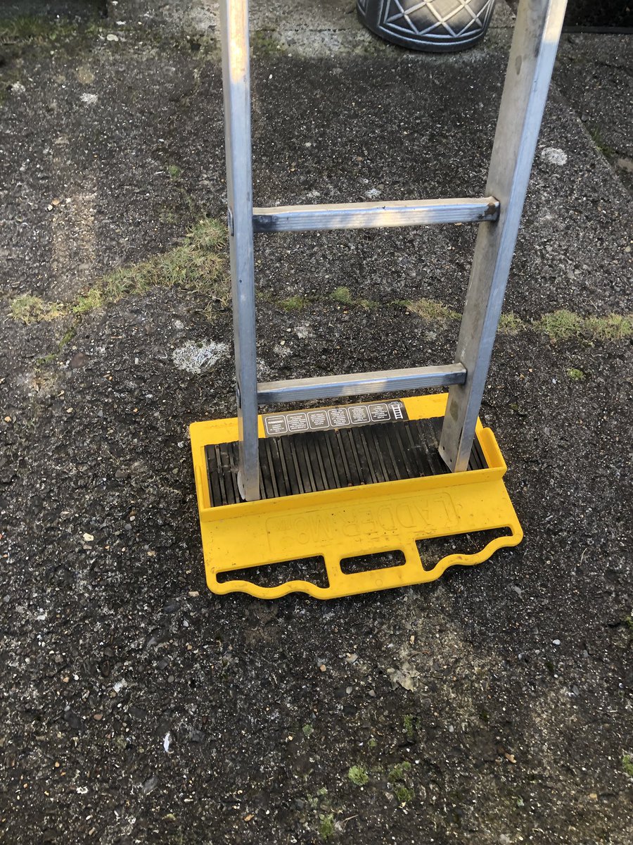 Cold frosty 🥶 morning having the right equipment makes light work of of the job Ladderm8rix LadderLimb #roofing #guttering #health&amp;safety #northdevon #shebbear #bideford #barnstaple 
👇🏼👇🏼
☎️ 01237451506
📱 07882113895
⌨️ info@watercourseroofing.co.uk
🖥 watercourseroofing.co.uk