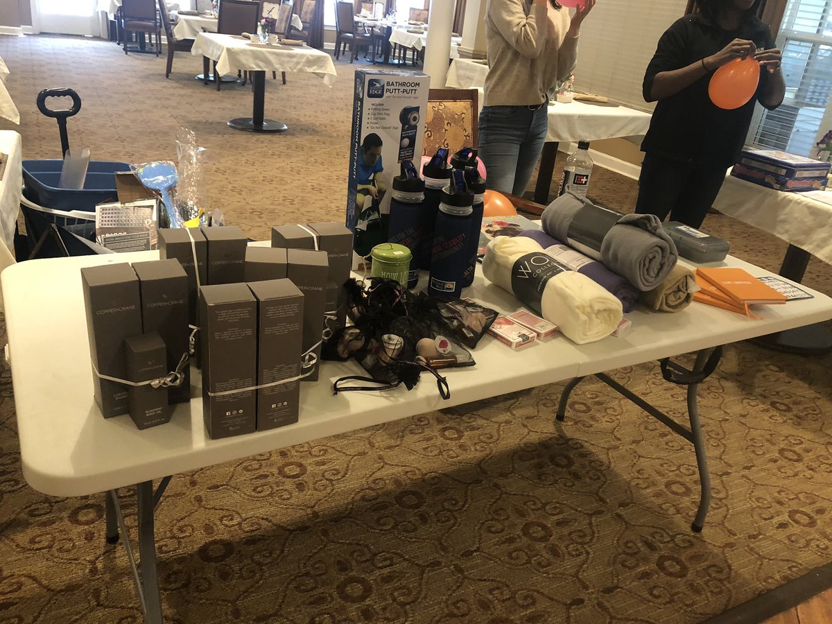 FareedTiffany's tweet photo. Bingo at the Sunrise senior center. #attimpact #attbelieveatt https://t.co/OCo6TOU20p