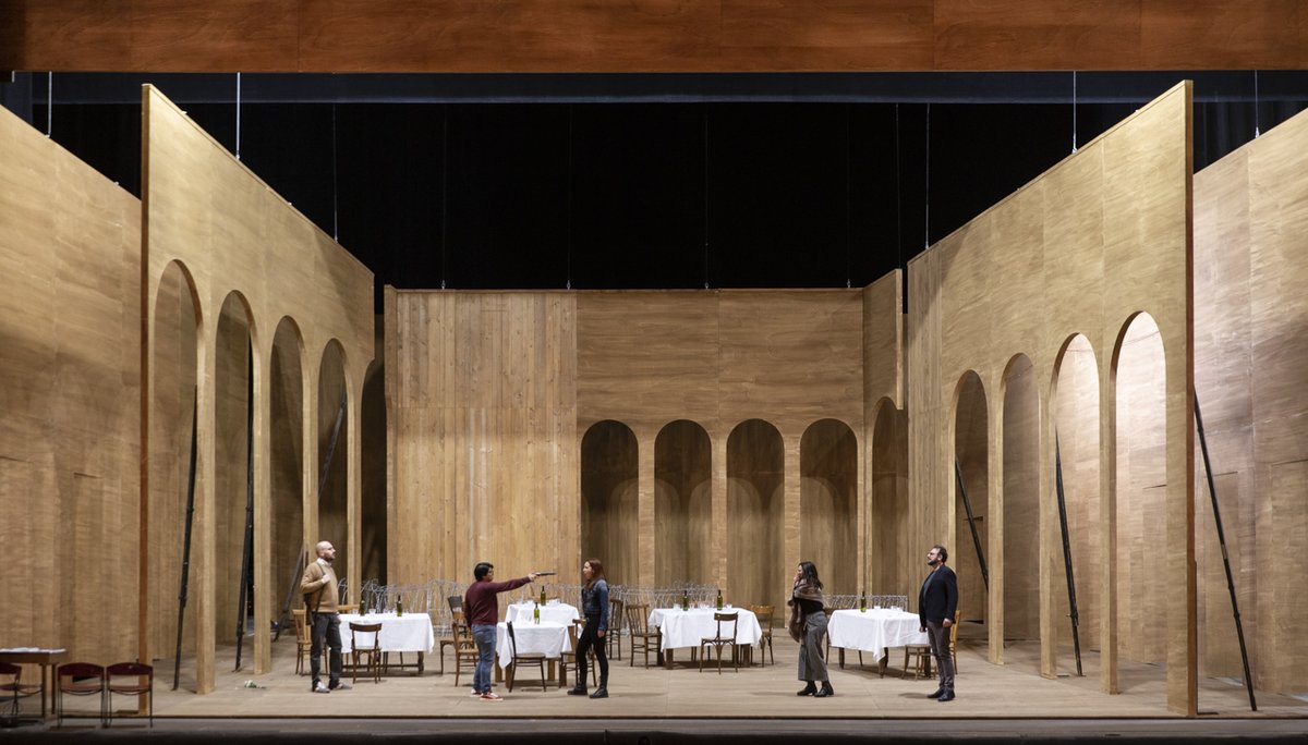 OperaRoma's tweet photo. Questa sera alle 20 al Costanzi tornano le #LezionidiOpera con #GiovanniBietti. L’appuntamento è dedicato a 'I Capuleti e i Montecchi' di Bellini in attesa della prima di giovedì 23 gennaio con la direzione di #DanieleGatti e la regia di #DenisKrief
#operaroma #TORcapuleti https://t.co/spjkQC8LVh
