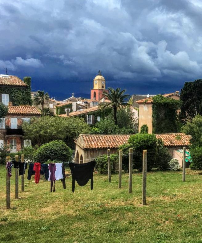 Ça aussi c'est Saint-Tropez : des journées simples et nuageuses ...
•
🚩 instagram.com/ilovegolfedest…
📸 instagram.com/vltnls_
•
#sainttropez #sttropez #sainttropezfashion #sainttropezstyle #provencefrance #provencelife #myprovence #laprovence #france🇫🇷