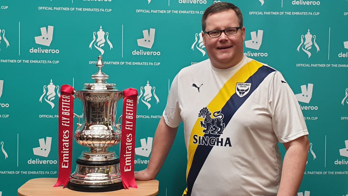 With the FA Cup at <a href="/FernandezGrill/">Fernandez Grillhouse</a> in Leicester today; looking forward to Oxford getting their hands on it this season (maybe...) #OUFC