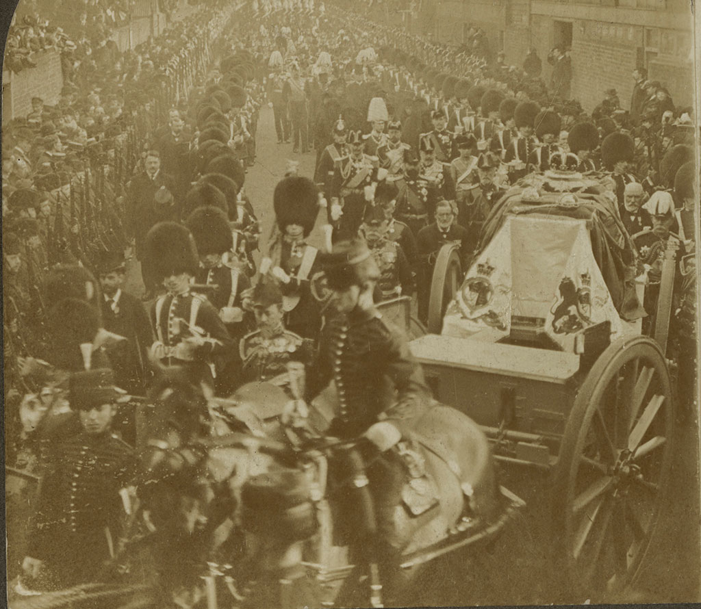 A stereoscopic card showing the funeral procession for Queen Victoria