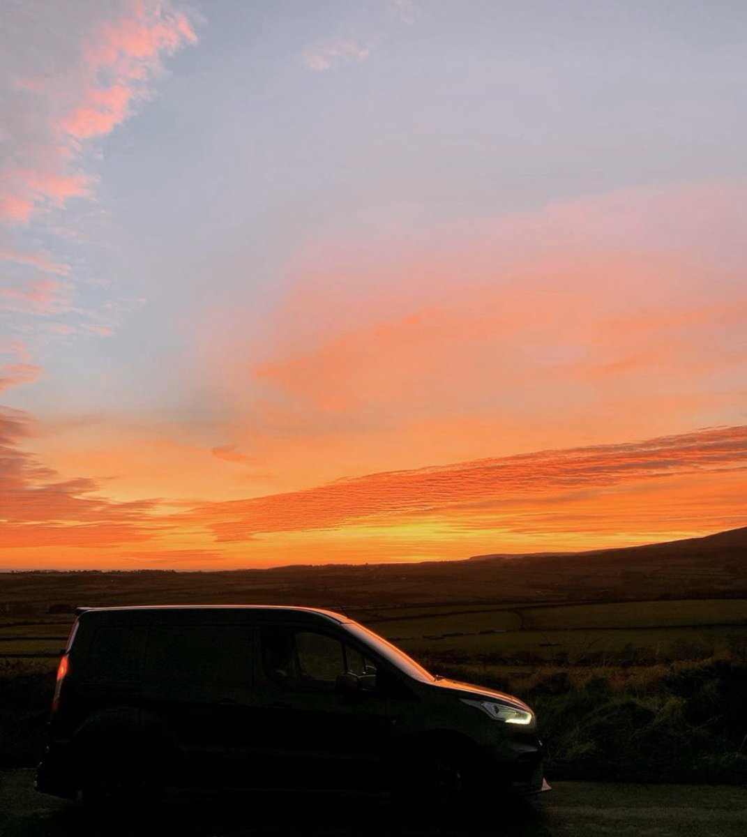 m12mkn's tweet photo. The Isle of Man looking amazing last night!! #msrt #ford #isleofman https://t.co/ojGsB1aeGk