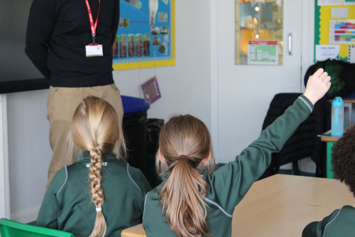 Cheadle Hulme School (@cheadlehulmesch) on Twitter photo Thank you to Paul from <a href="/SodexoUK_IRE/">Sodexo UK & Ireland</a> for coming and talking to our Junior Council and the Sport Scholars about health, well-being and eating the correct foods 🥦🍎🥑🍊 Thank you to Paul from <a href="/SodexoUK_IRE/">Sodexo UK & Ireland</a> for coming and talking to our Junior Council and the Sport Scholars about health, well-being and eating the correct foods 🥦🍎🥑🍊