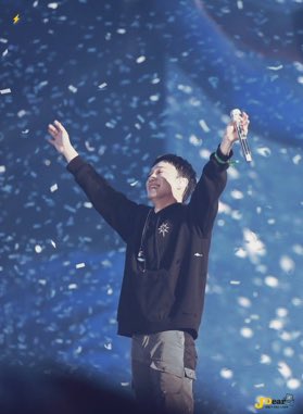 ChenEXOFans's tweet photo. Jongdae quédate con nosotros. ❤️🙌🏻

Una colaboración que no lo esperábamos, pero lo necesitábamos. ¿Que les pareció la noticia Soondingies?

#종대야_노래_해줘서_고마워
#CHENKingofCollab https://t.co/8QohdZAWxv