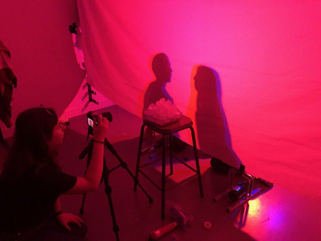 maryse_masson's tweet photo. #shooting #projet #vidéo #findumonde #abstrait #jeudelumiere #ombre #étudiants ⁦@EcoleLISAA⁩ #arago #Mastere #direction #artistique #numerique 4 ème #année #uxdesign ⁦@fvermorel⁩ ⁦@Agnes_Nicolas⁩ ⁦@ConstanceGrison⁩ https://t.co/gpYO2B63Tm