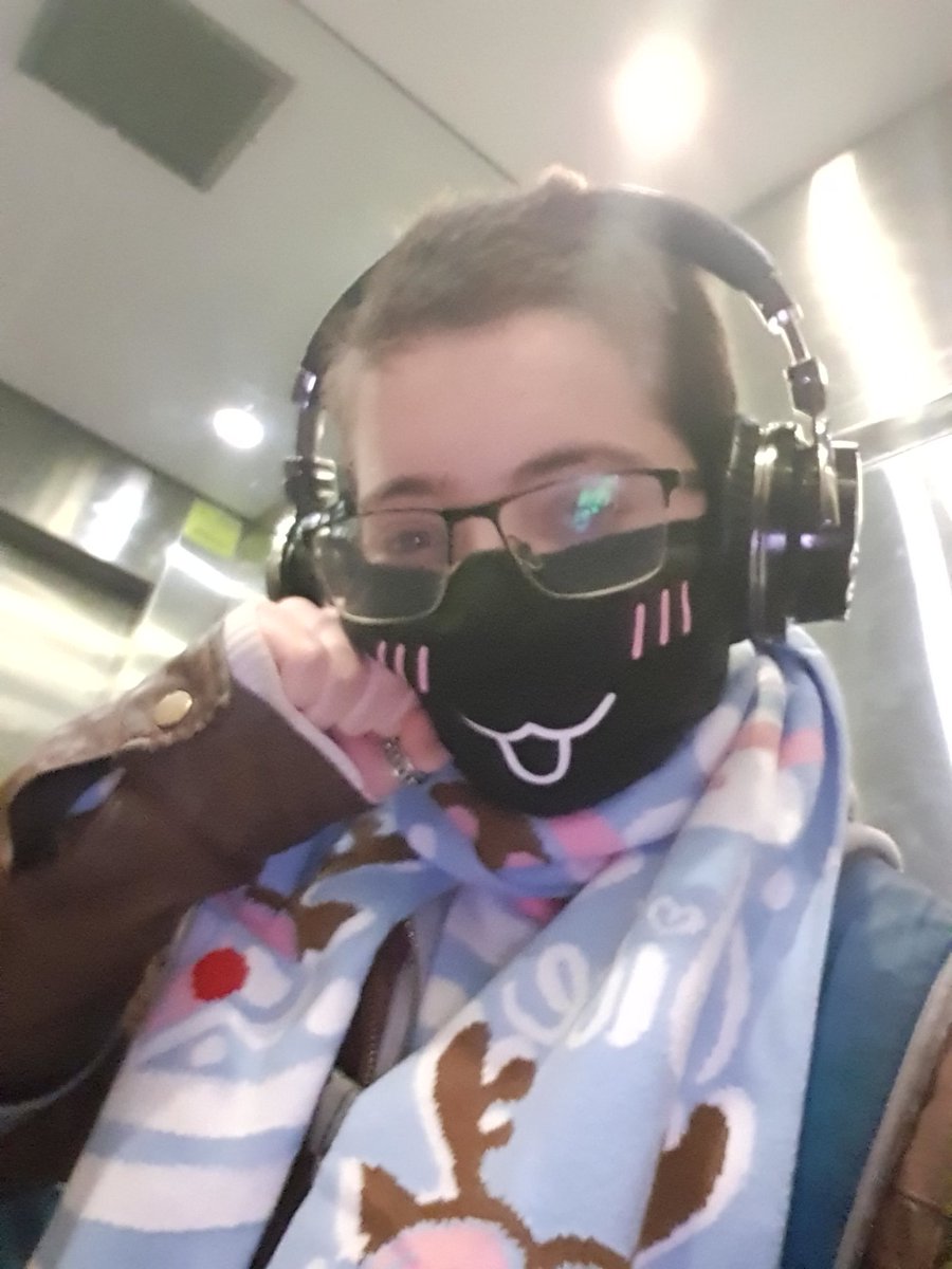 DesertSystem's tweet photo. When u need 2 go 2 the bank but u r cocon w ur daughter n she chooses the sweater u 2 r going 2 wear bc "Its rly important adulting right!". Patton is her fav side btw
#dissociativeidentitydisorder #parenting #sanderssides #pattonsanders #thomassanders #systemstuff
-Rento https://t.co/OxYHvvhYS5