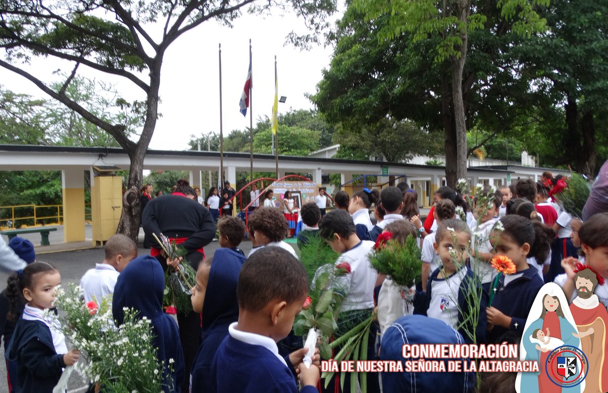 santodomingocol's tweet photo. Acto conmemorativo del Día de Nuestra Señora de la Altagracia " Madre Protectora de la República Dominicana", realizados por los estudiantes de los Niveles Inicial y Primario. #colegiosantodomingo2019 #colsantodomingo #CSDNivelprimario #creadorescsd #diadelaaltagracia https://t.co/8UXsAsogyH
